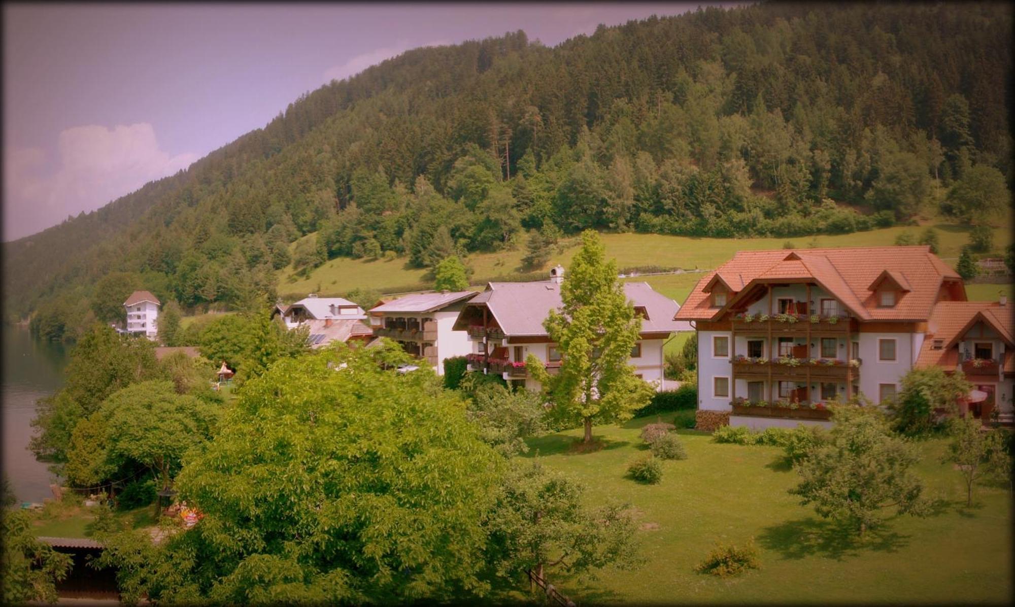 Ferienwohnungen Fischerhaus - Direkt Am See Millstatt Bagian luar foto